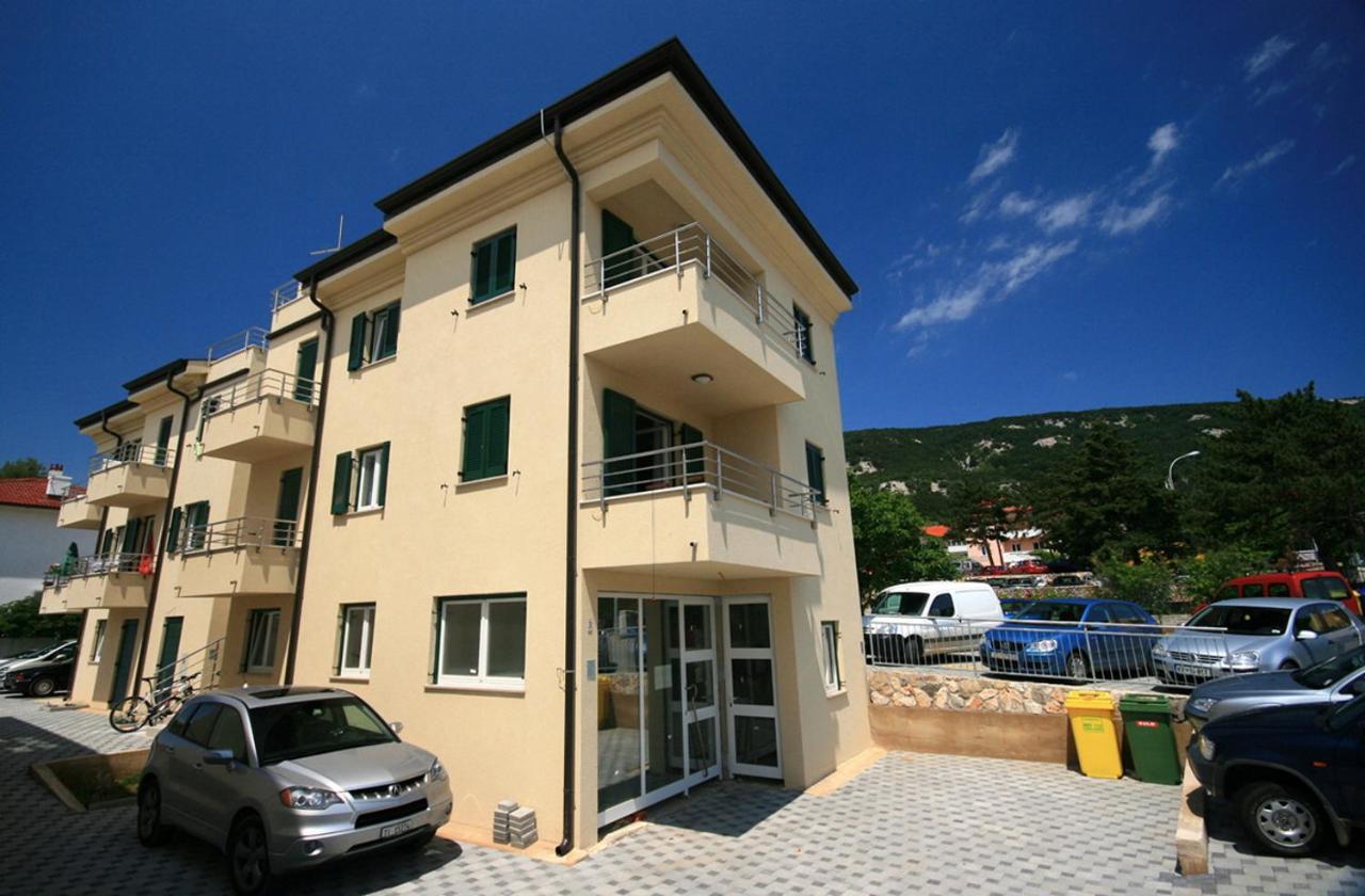 Apartments Happy Stay Center Baska Exteriör bild
