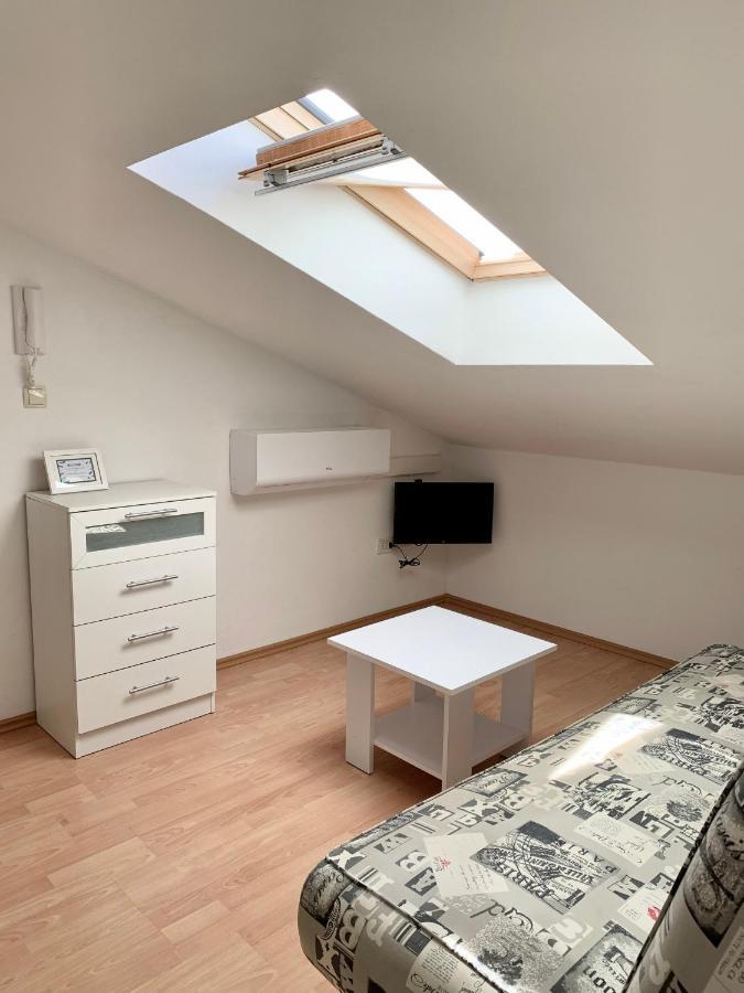 Apartments Happy Stay Center Baska Exteriör bild