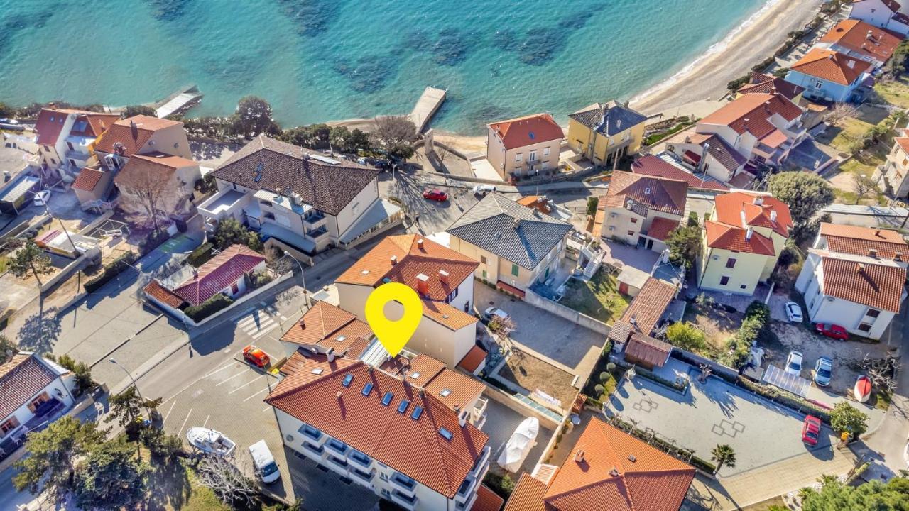 Apartments Happy Stay Center Baska Exteriör bild