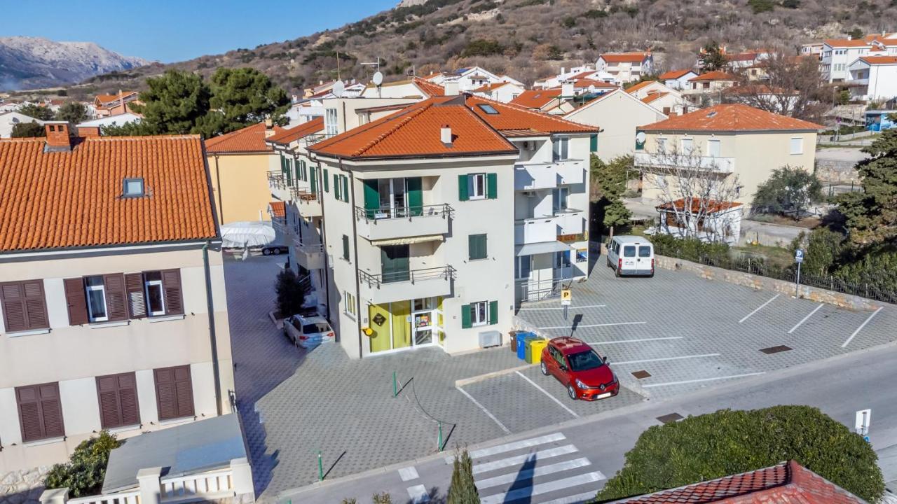 Apartments Happy Stay Center Baska Exteriör bild