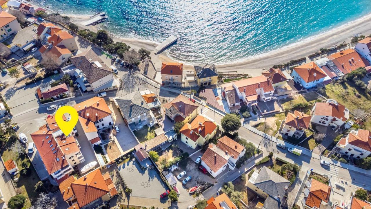 Apartments Happy Stay Center Baska Exteriör bild